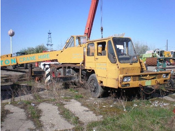 Grua móvel KATO