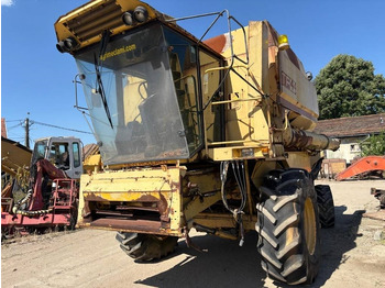 Ceifeira debulhadora NEW HOLLAND