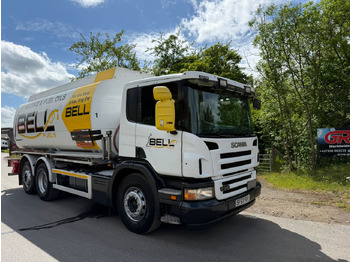 Caminhão tanque SCANIA P 310