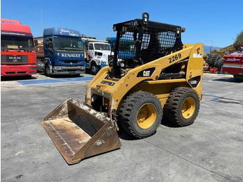 Mini pá carregadora CAT 236 B: foto 3