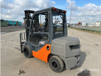 Empilhadeira a diesel TOYOTA FDF 30