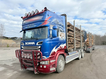 Camião de transporte de madeira SCANIA R 730