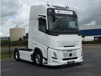 Tractor VOLVO FH13 460