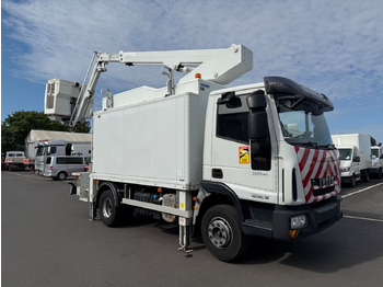 Caminhão com plataforma aérea IVECO EuroCargo 120E