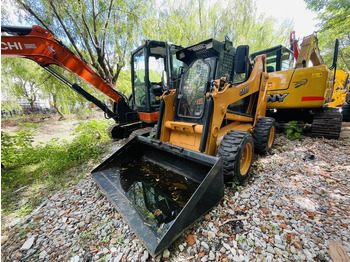 Mini pá carregadora CASE