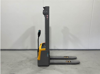 Stacker JUNGHEINRICH EJC