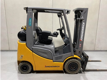 Empilhadeira a gás JUNGHEINRICH TFG 316