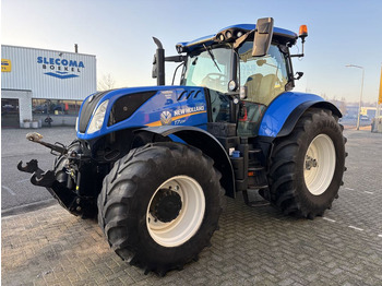 Trator NEW HOLLAND T7.230
