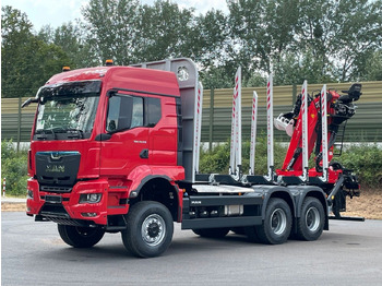 Camião de transporte de madeira MAN TGS