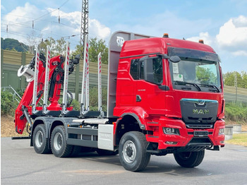 Camião de transporte de madeira MAN TGS