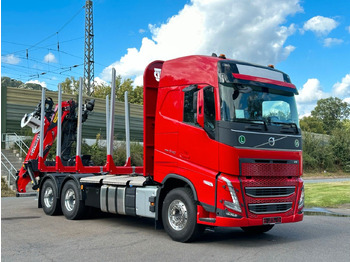Camião de transporte de madeira VOLVO FH 540
