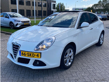 Hatchback ALFA ROMEO