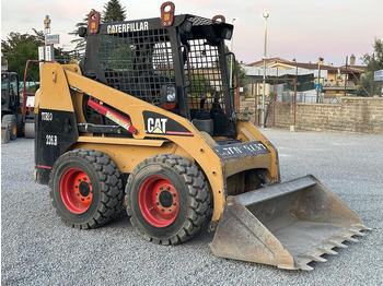 Mini pá carregadora de rastos CATERPILLAR 226B