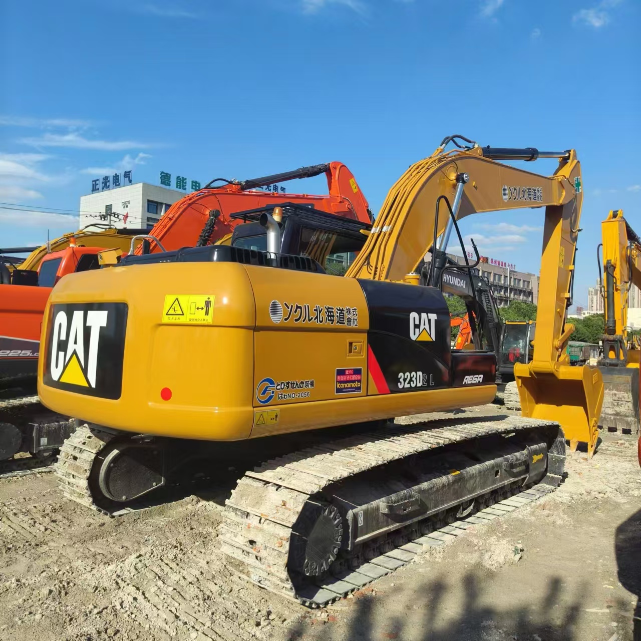 Escavadora de rastos CATERPILLAR 323D