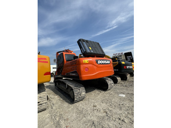 Escavadora de rastos DOOSAN DX225: foto 4