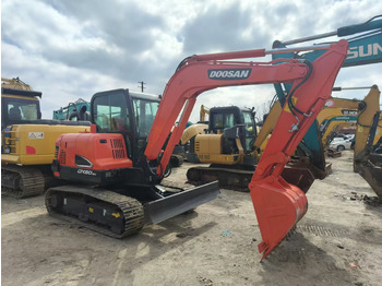 Escavadora de rastos DOOSAN DX60: foto 2