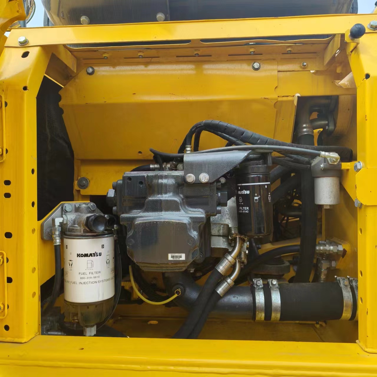 Escavadora de rastos KOMATSU PC240: foto 5