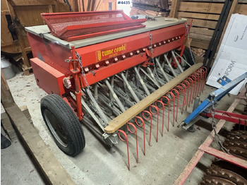 Máquina para produção de feno
