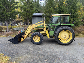 Trator JOHN DEERE 2030