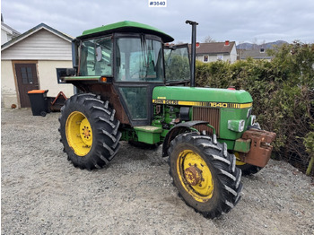Trator JOHN DEERE