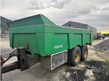 Reboque basculante agrícola