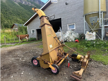 Máquina para produção de feno