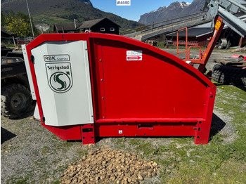 Máquina para produção de feno