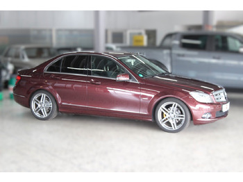 Sedan MERCEDES-BENZ
