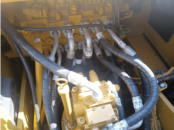 Escavadora de rastos CATERPILLAR 320GC: foto 4