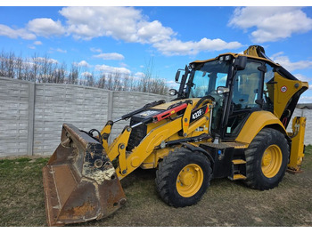 Retroescavadeira CATERPILLAR