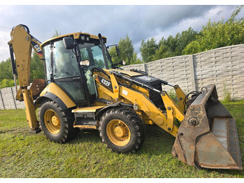 Retroescavadeira Caterpillar: foto 2