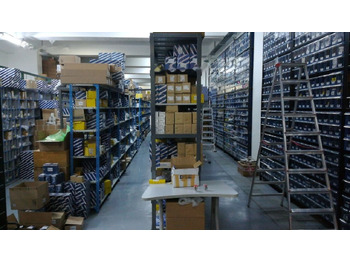 Injector por Retroescavadeira novo Cummins 2018 095000-6070   Komatsu CUMMINS-KOMATSU: foto 2 Injector por Retroescavadeira novo Cummins 2018 095000-6070   Komatsu CUMMINS-KOMATSU: foto 2