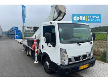 Caminhão com plataforma aérea PALFINGER