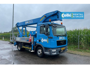 Caminhão com plataforma aérea PALFINGER