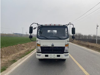 Caminhão tanque SINOTRUK HOWO