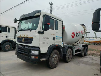 Camião betoneira SINOTRUK HOWO