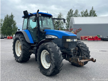 Máquina agrícola New Holland TM155, traktori etunostolaitteeella, 2004,, Salo: foto 4