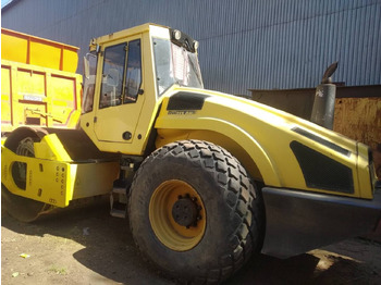 Compactador BOMAG BW213DH-4
