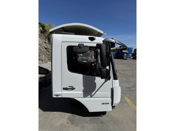 Cabine Mercedes Atego III: foto 3