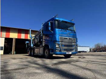Camião VOLVO FH16