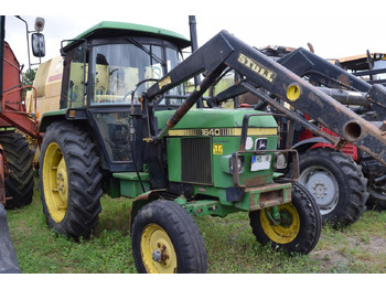 Trator JOHN DEERE 1640