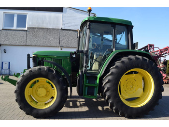 Trator JOHN DEERE 6010 Series