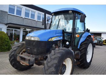 Trator New Holland TD 5040: foto 4