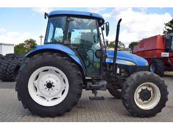 Trator New Holland TD 5040: foto 2
