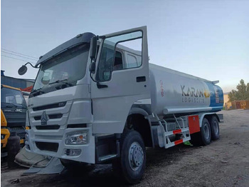 Caminhão tanque SINOTRUK HOWO
