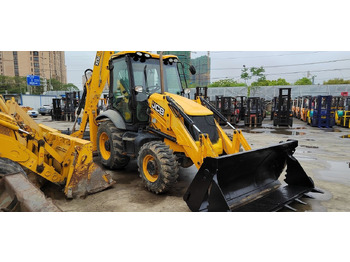 Retroescavadeira JCB 3CX