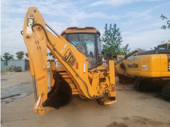 Retroescavadeira JCB 3CX