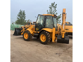 Retroescavadeira JCB 4CX: foto 5