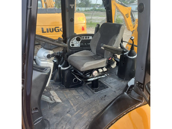 Retroescavadeira JCB 4CX: foto 3