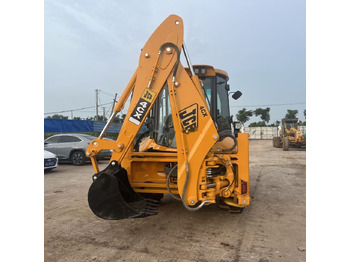 Retroescavadeira JCB 4CX: foto 4
